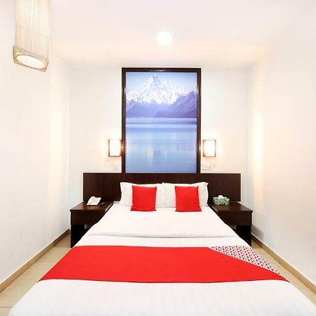 Oyo 498 D&F Boutique Hotel Senawang Σερεμπάν Εξωτερικό φωτογραφία