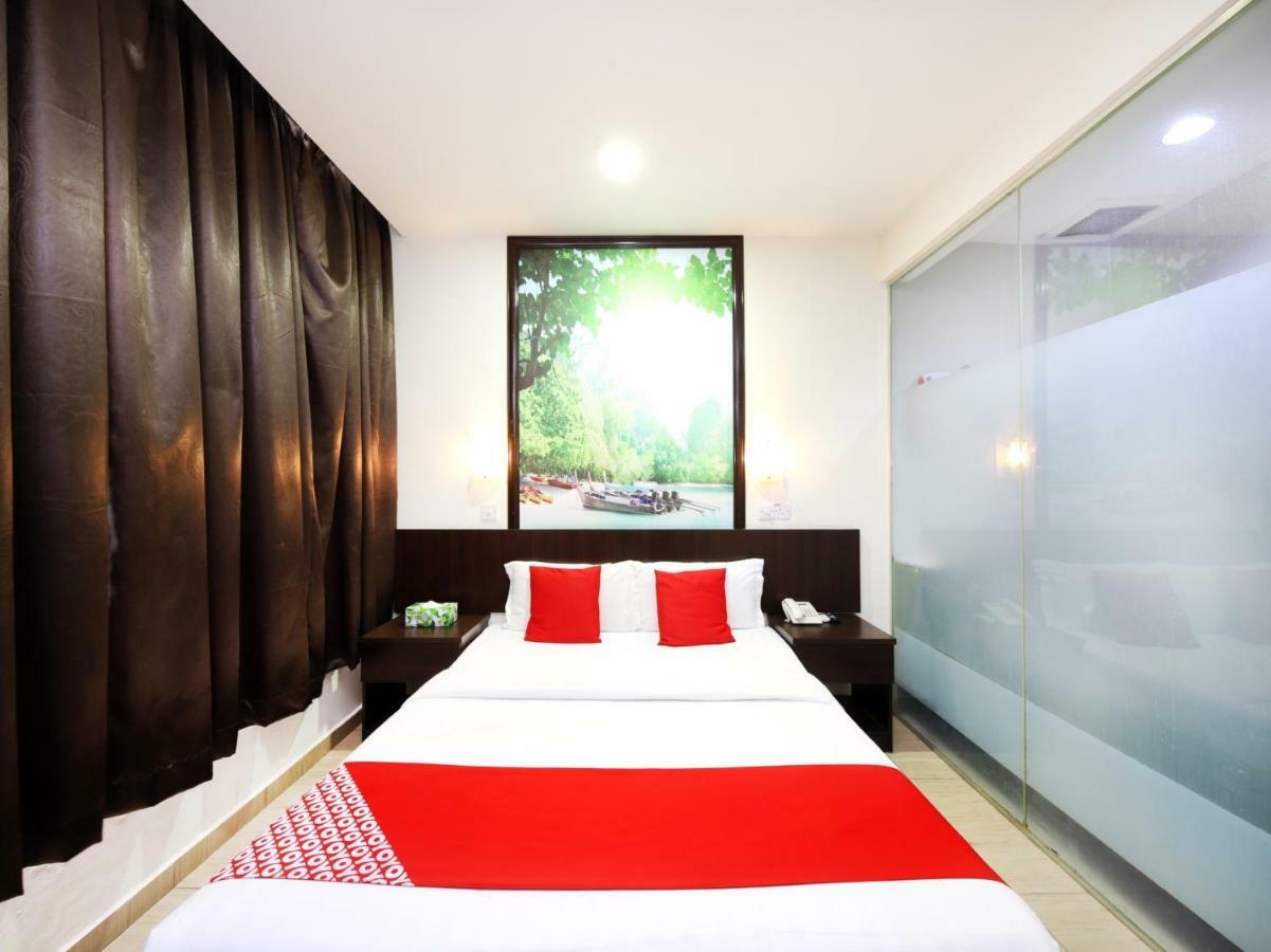 Oyo 498 D&F Boutique Hotel Senawang Σερεμπάν Εξωτερικό φωτογραφία