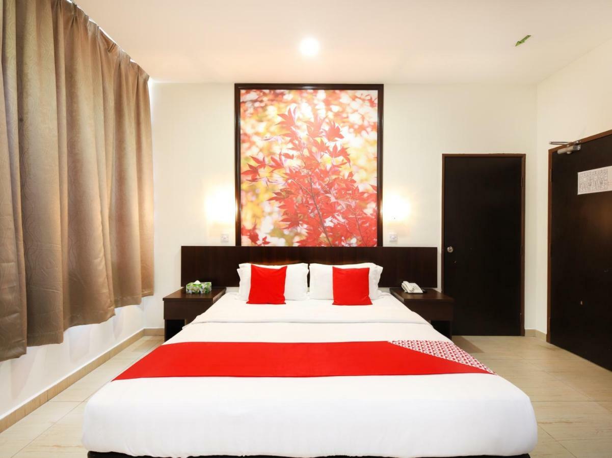 Oyo 498 D&F Boutique Hotel Senawang Σερεμπάν Εξωτερικό φωτογραφία